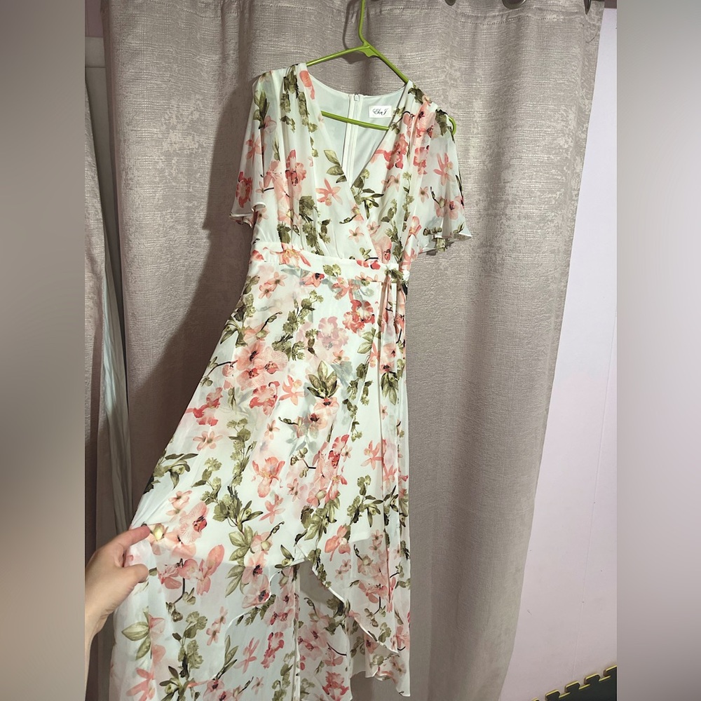 Eliza J beautiful float dress
